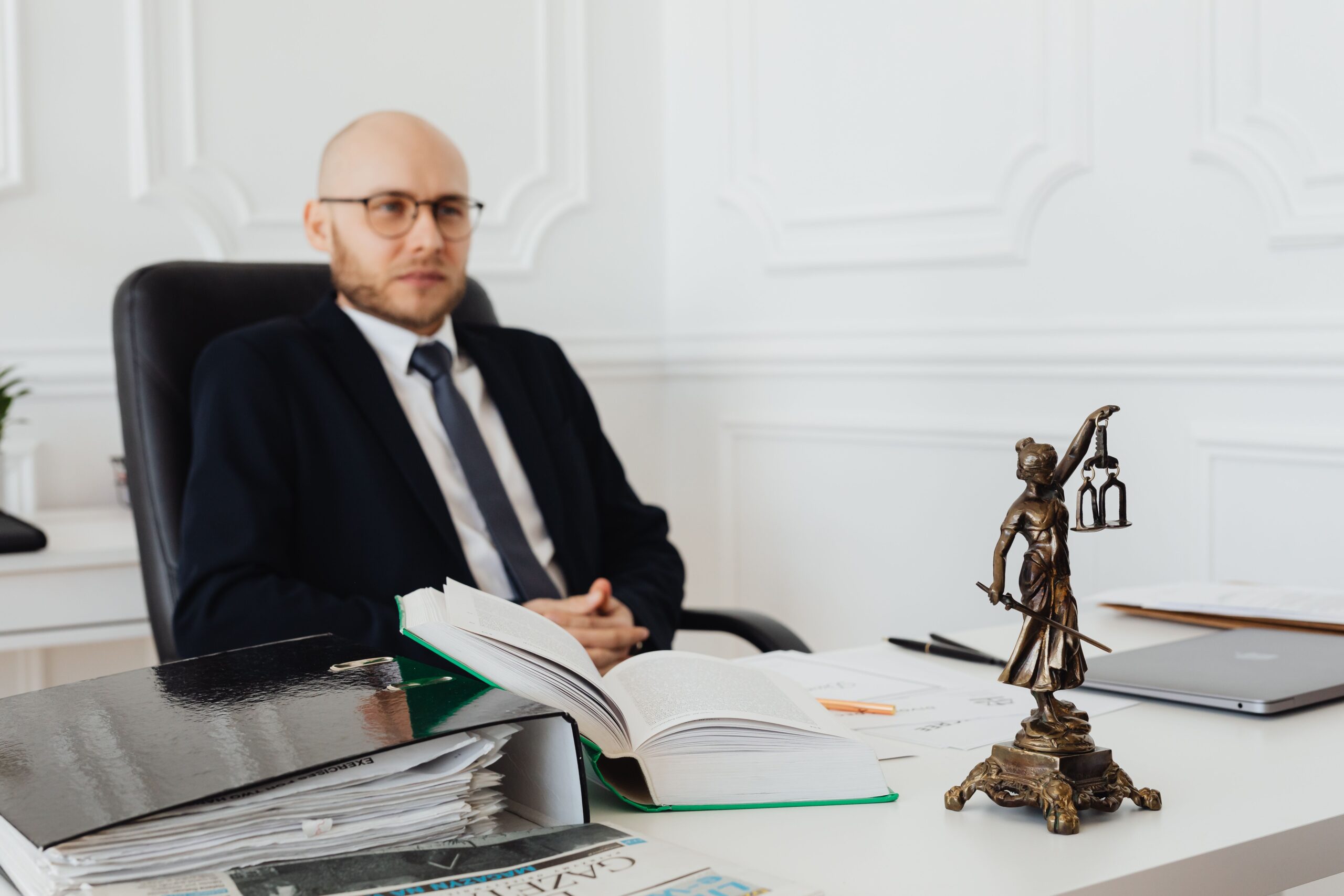 Big Law vs. Solo Practice: Which Path Brings Greater Financial Success?